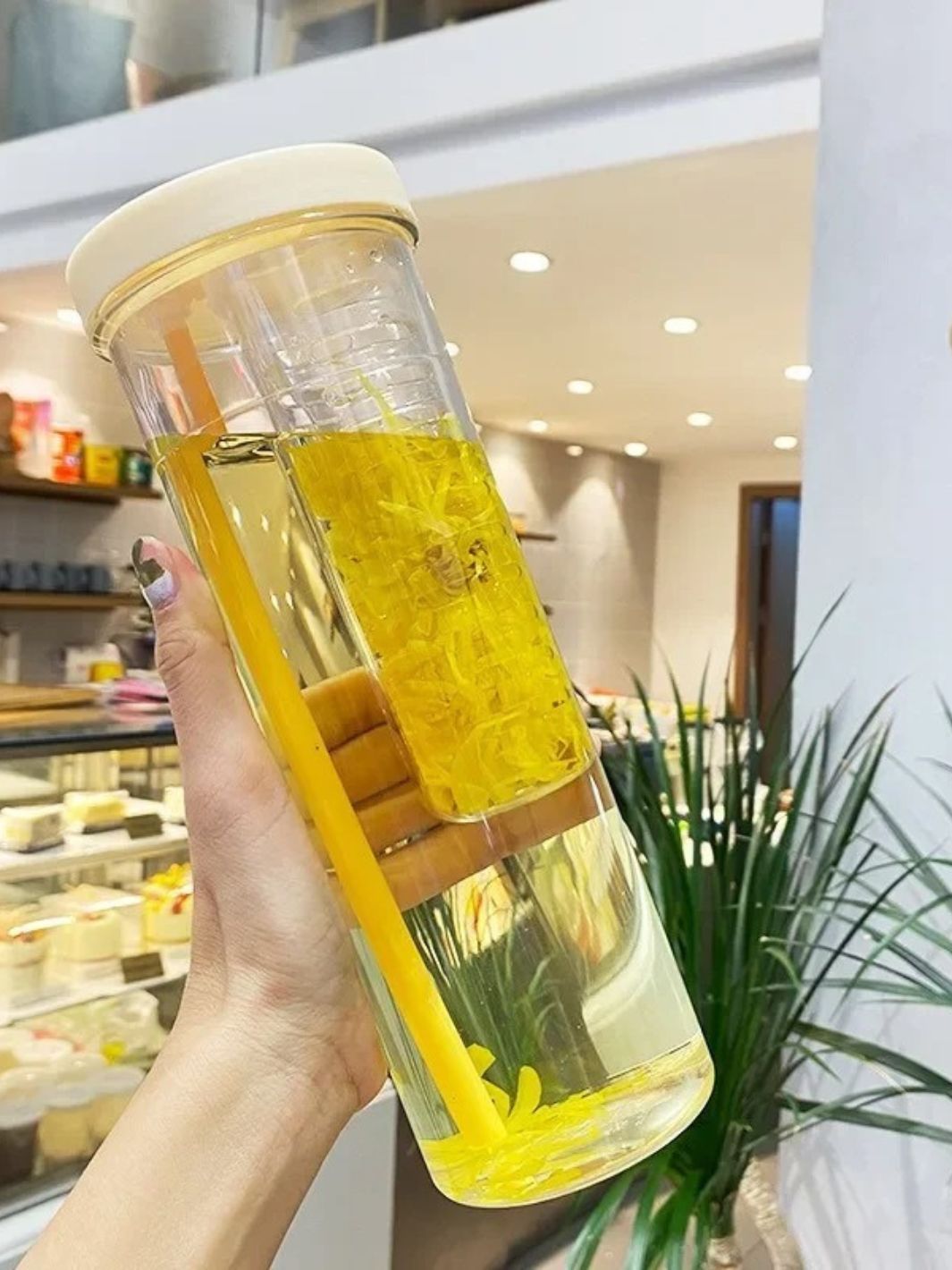 Gourde avec paille en plastique sans BPA de 700 ml avec infuseur