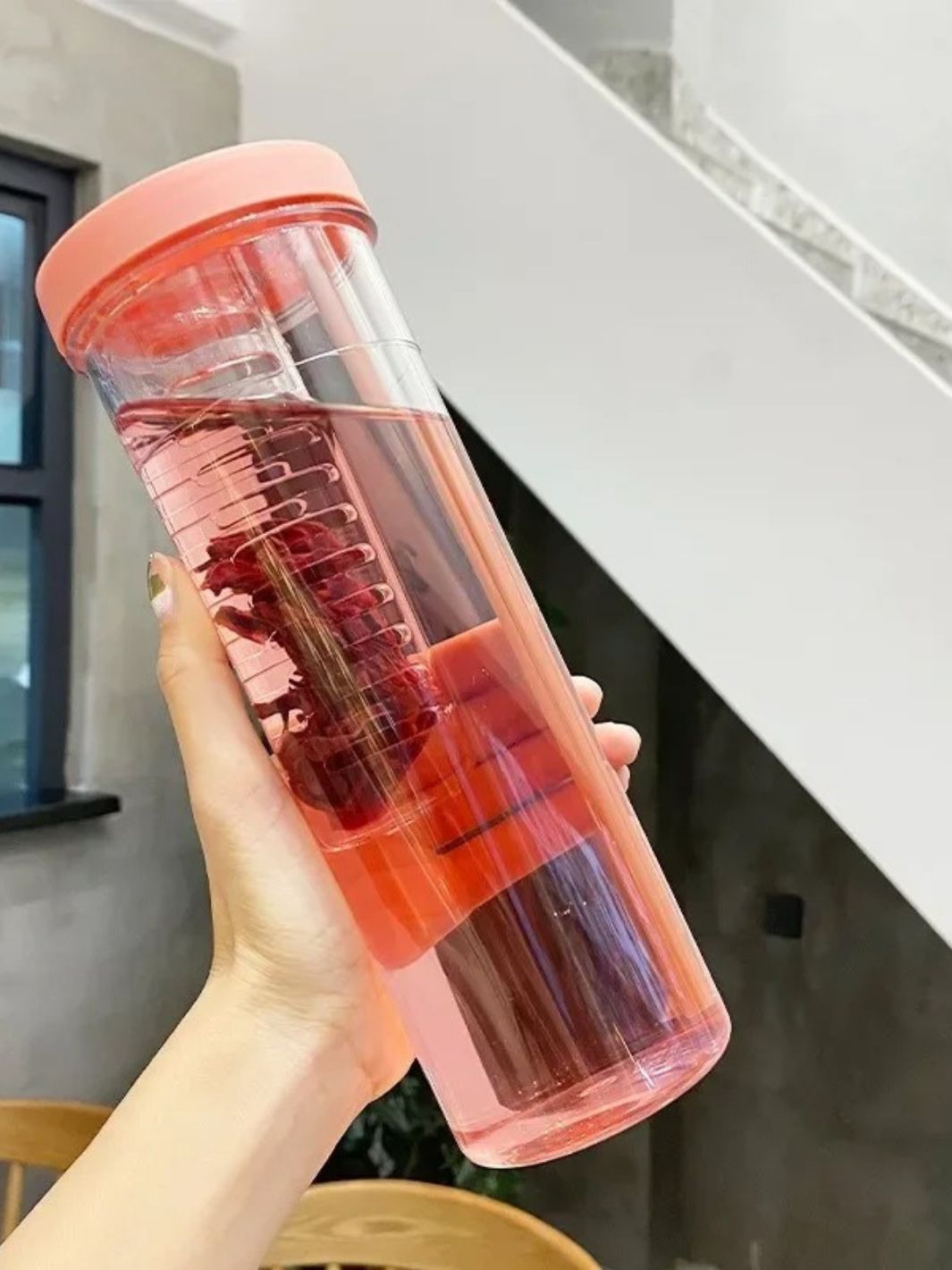 Gourde avec paille en plastique sans BPA de 700 ml avec infuseur