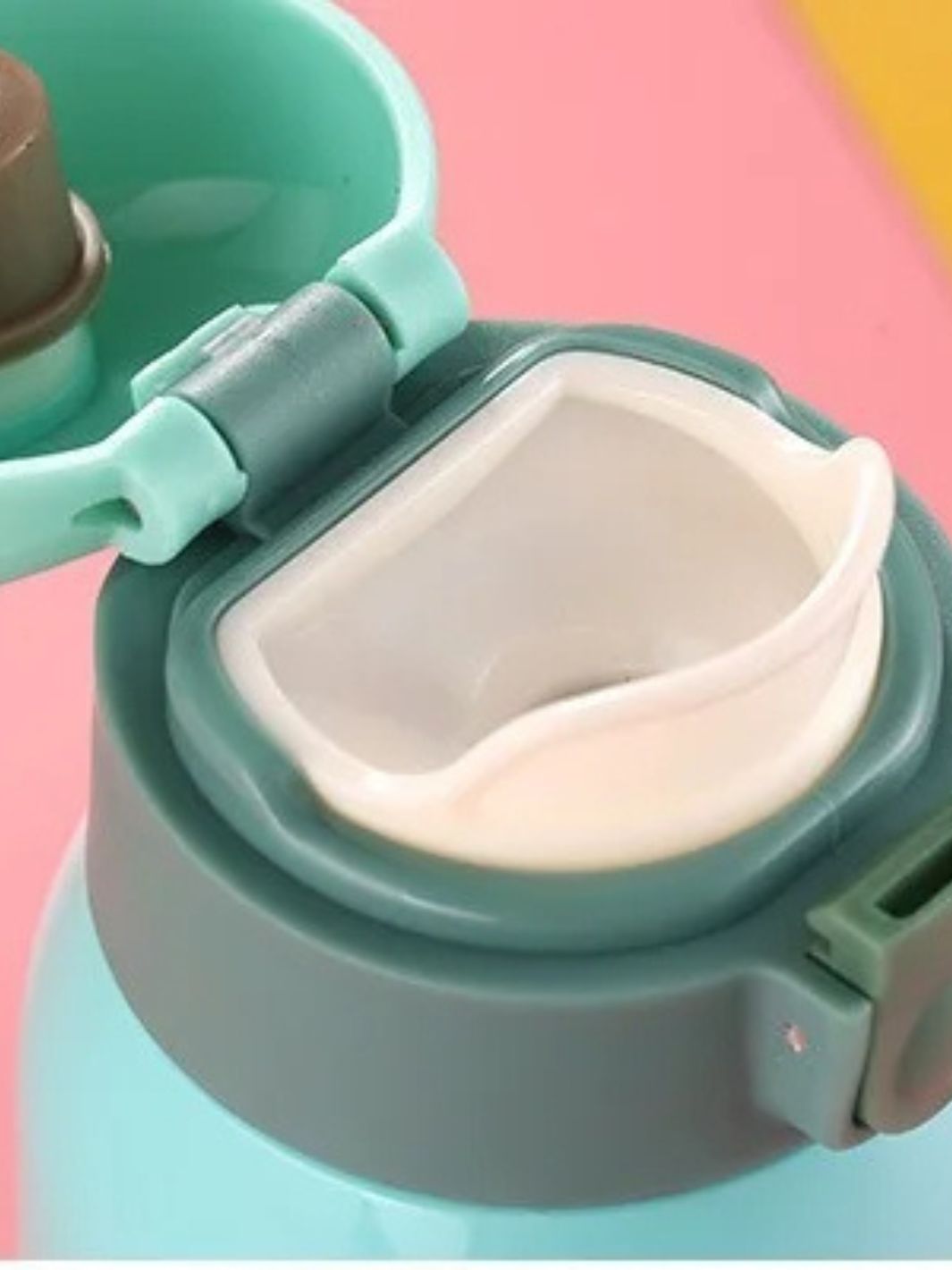 Mini gourde isotherme avec bec verseur pour enfant